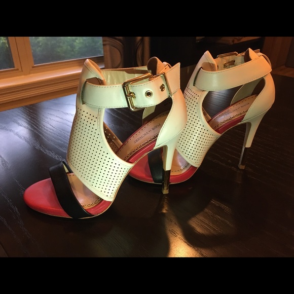 Pour La Victoire Sandal Bootie - Picture 4 of 6